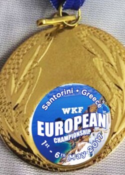 gold-medaille-santorini